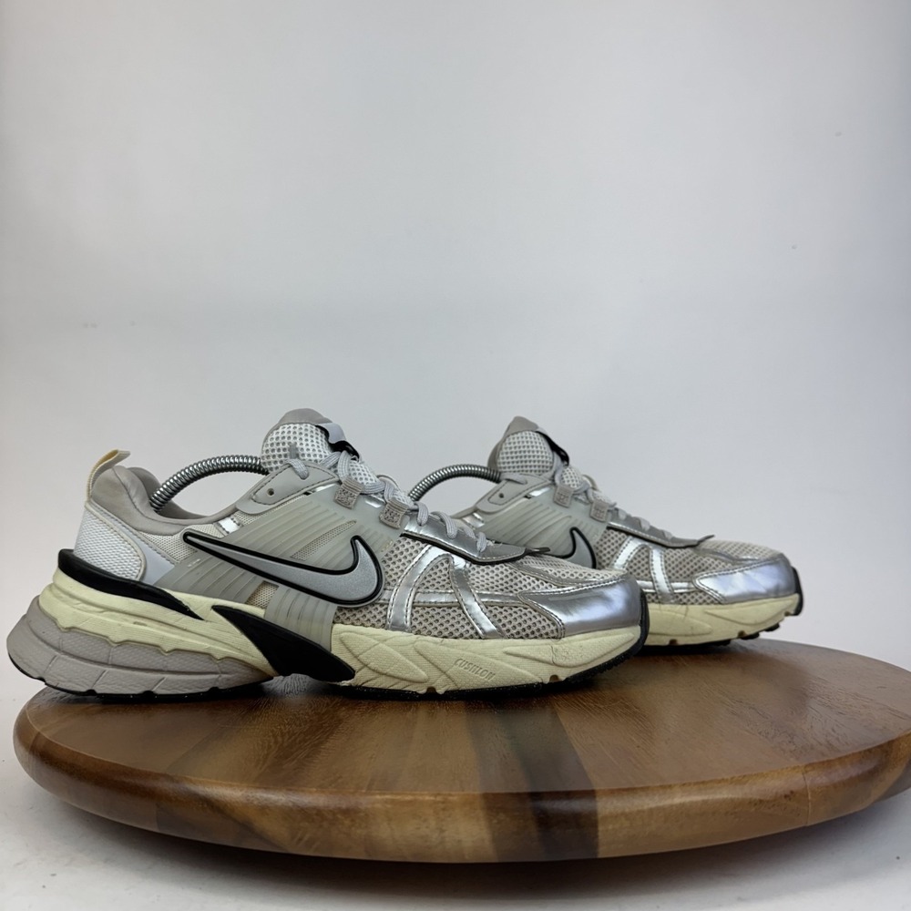 Mens Nike V2K Run Summit White Mesh Athletic Running Sneakers Shoes Size 11 M